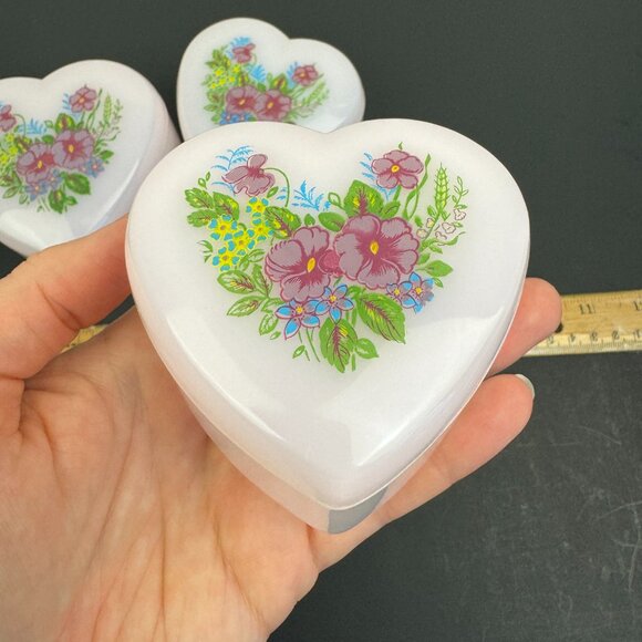 Vtg 3 Sizes Plastic Pink Heart Shaped Nesting Containers w Lids Floral Flowers - Picture 8 of 9